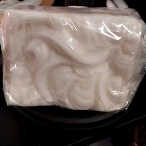 Coconut goats milk soap Nwt
